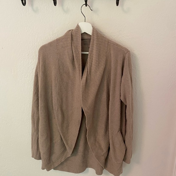 Barefoot dreams tan sweater - Picture 2 of 5